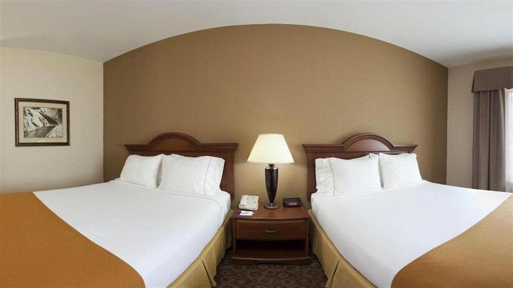 Comfort Inn & Suites Brevard Buitenkant foto