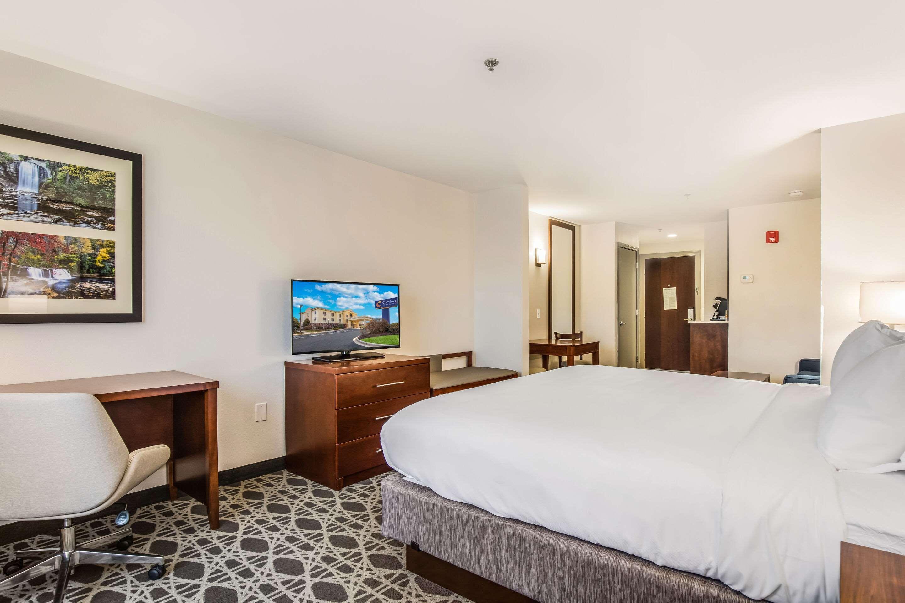 Comfort Inn & Suites Brevard Buitenkant foto