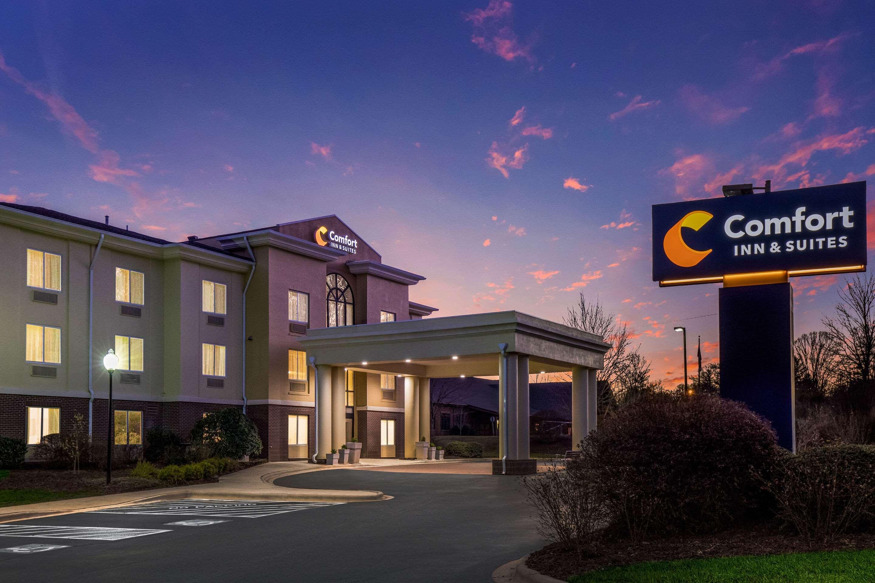 Comfort Inn & Suites Brevard Buitenkant foto