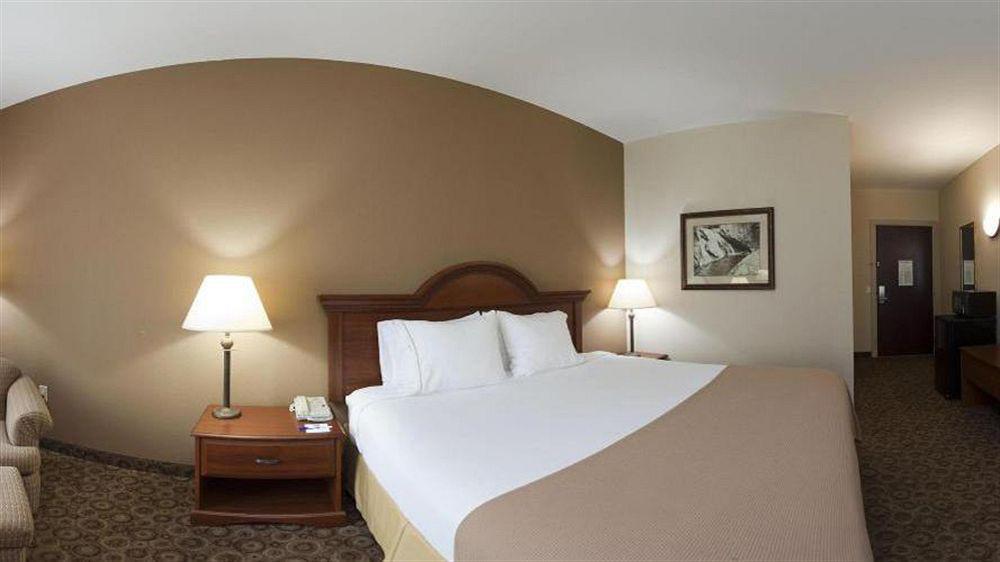 Comfort Inn & Suites Brevard Buitenkant foto